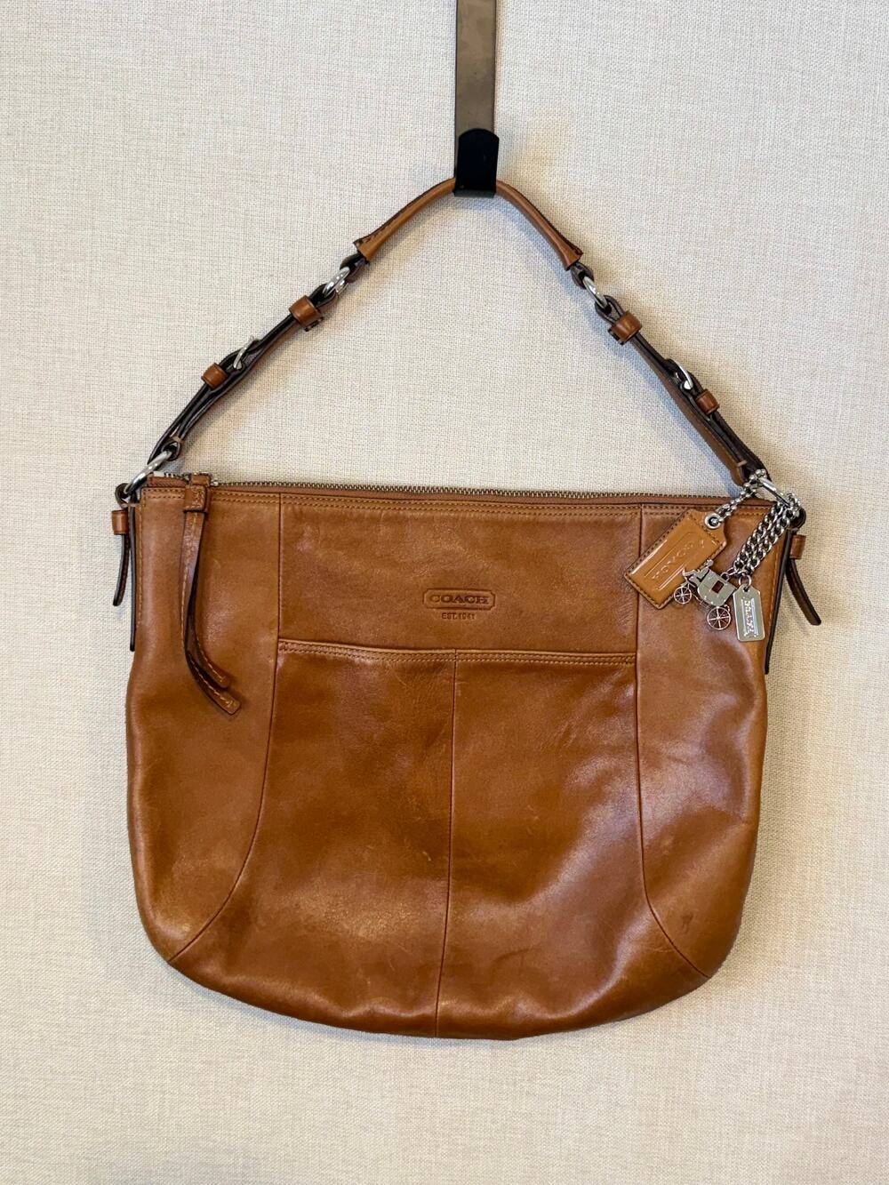 Y2K Coach Brown leather hobo bag W/ Stagecoach keychain